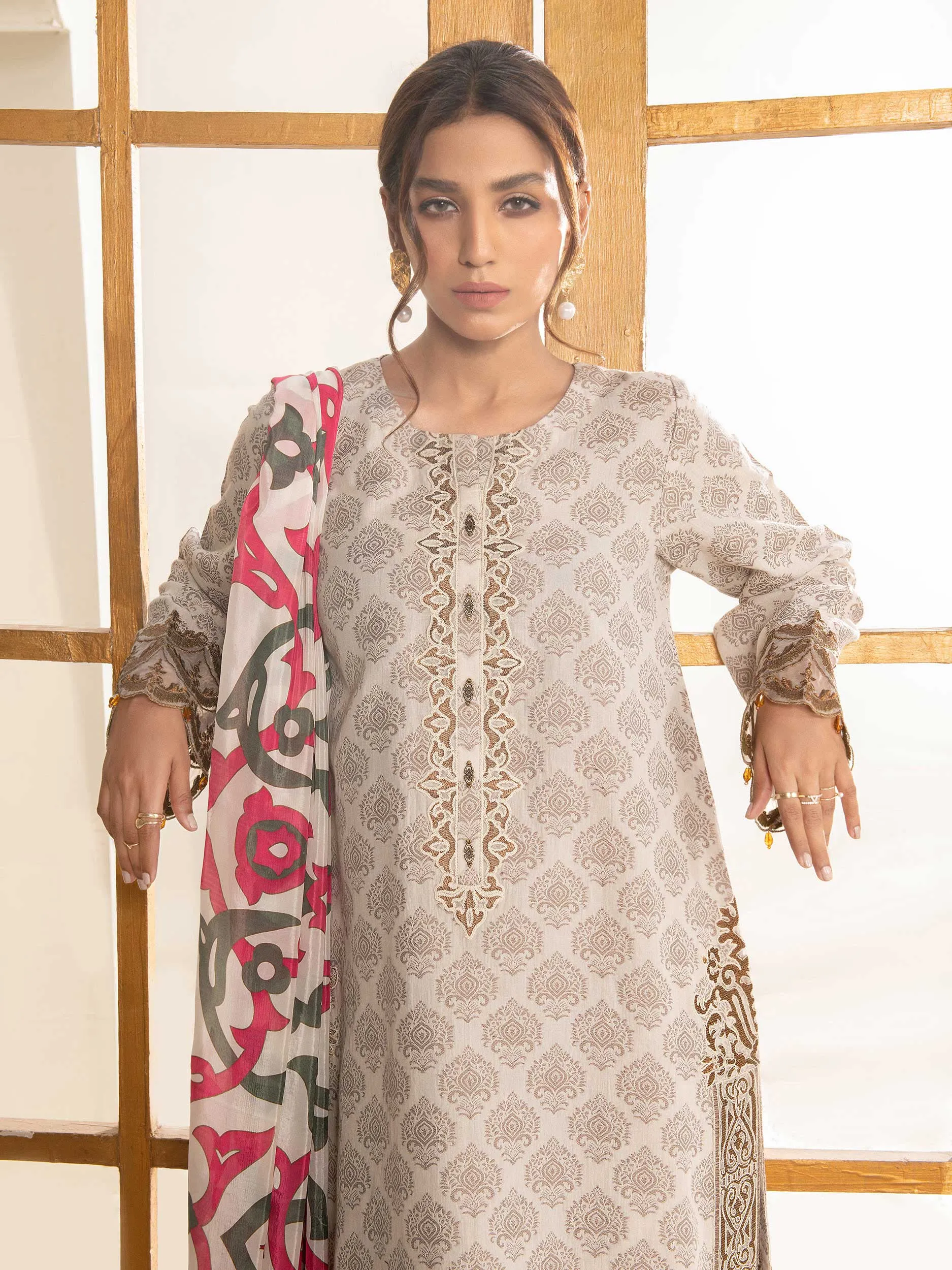 2 Piece Embroidered Jacquard Suit