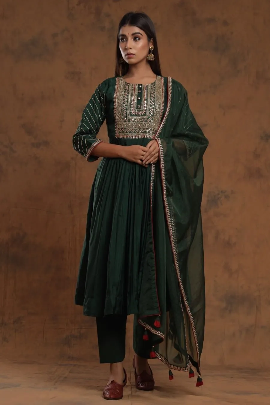 Bottle Green Chanderi Silk Kurta Pant Set With Embroidery