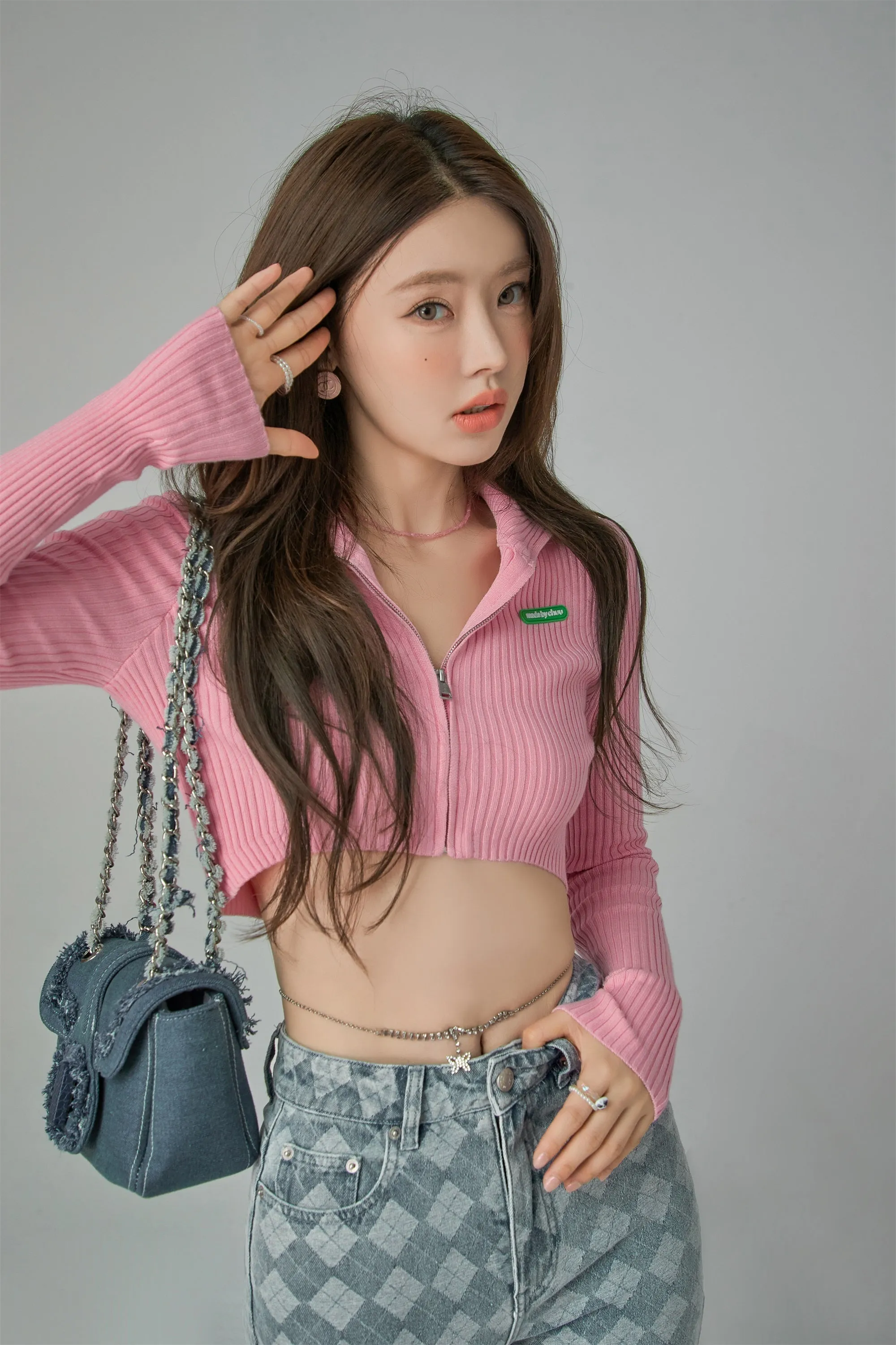 Chuu Girl Slim Crop Cardigan