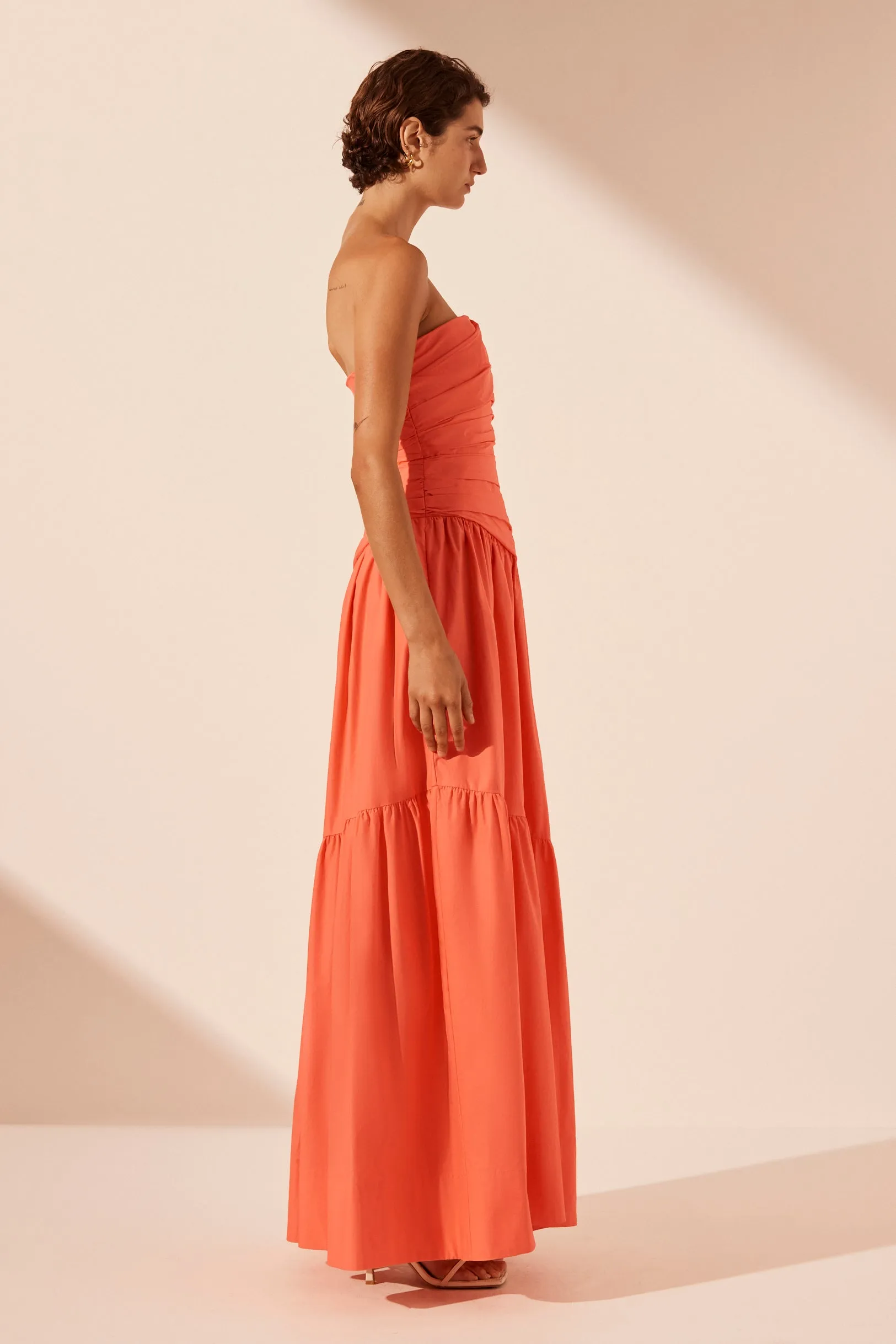 MAIORI STRAPLESS TIERED MAXI DRESS - CORAL